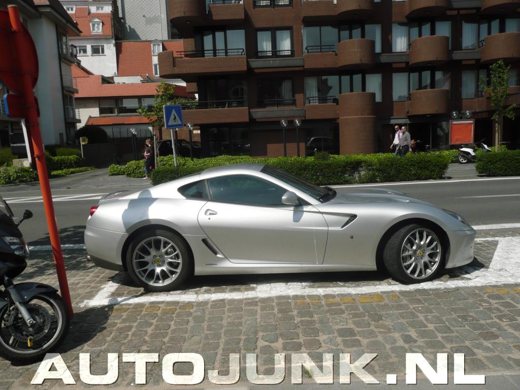 [img width=1024 height=768]http://static.autojunk.nl/pictures/2009/0510/215058/image_08.jpg[/img]