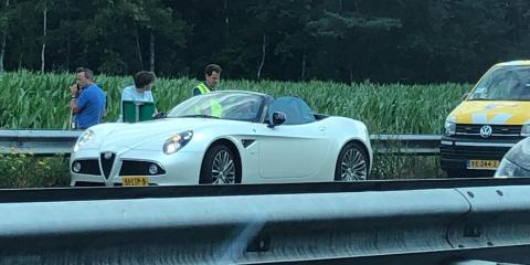 Alfa Romeo 8c Spider Met Pech Foto S 187 Autojunk Nl 242956